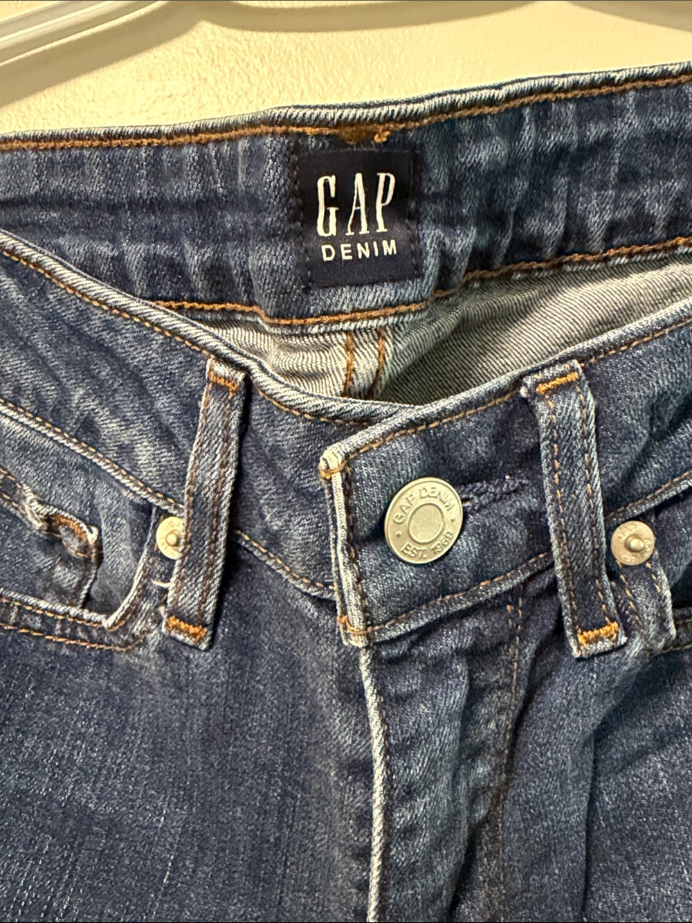 GAP Skinny Jeans in Medium Blue with Distressed Knees - Picture 4 of 6